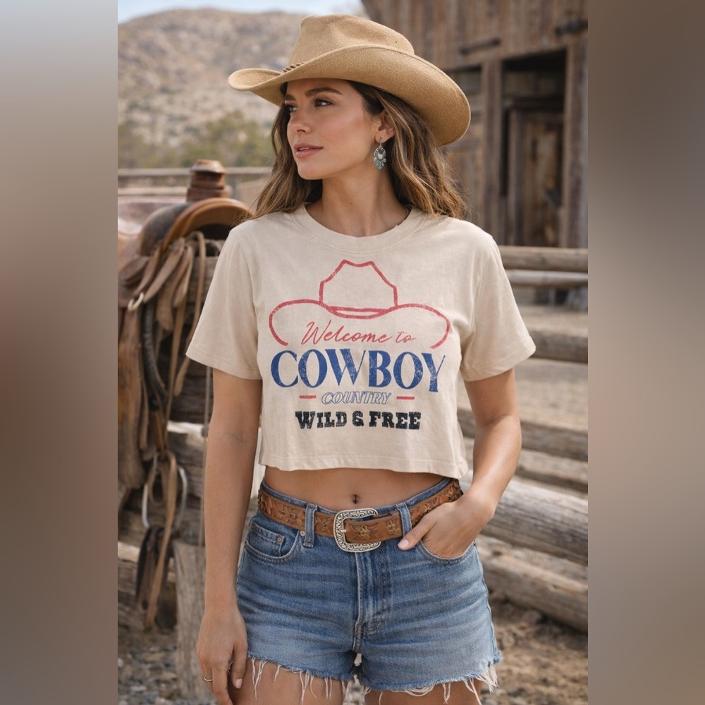 NWT HRT & LUV Welcome to Cowboy Country Wild & Free Crop Tee Large Western